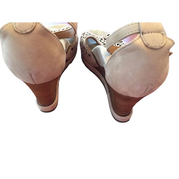 Earthies Casella Size 5.5 Buck CASELLA-BIS Womens Tan Strap Wedges Heels - Picture 4 of 7